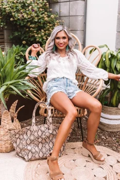 Set The Mood Top In Cream 13 Set The Mood Top In Cream -Jacket and Coats Shop 2006128685000 2020071711431300 ba93ebe4set the mood top