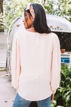 Sparks And Kisses Shift Top In Cream 13 Sparks And Kisses Shift Top In Cream -Jacket and Coats Shop 2008031361000 2020082111023700 f9a45cf6sparks and kisses shift top in cream