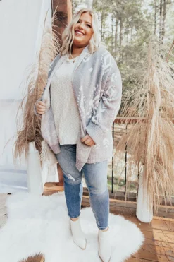 Campfires And Friends Cardigan In Grey Curves