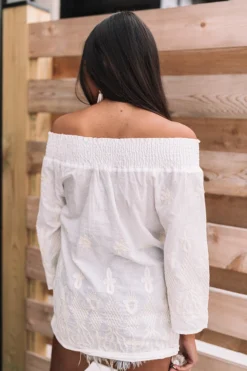 Hideaway Beach Embroidered Top 10 Hideaway Beach Embroidered Top -Jacket and Coats Shop 2103179412000 2021041307360600 3460ccf6hideaway beach embroidered top