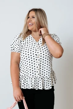 Tennessee Travels Polka Dot Top In White Curves