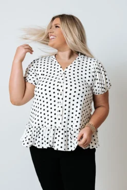 Tennessee Travels Polka Dot Top In White Curves -Jacket and Coats Shop 2104097107000 2021052509400400 27269932tennessee travels polka dot top in white