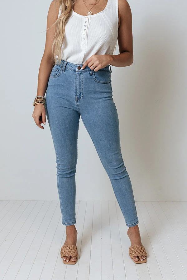 The Jozie High Waist Skinny In Light Wash 3 The Jozie High Waist Skinny In Light Wash - Image 3