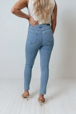 The Jozie High Waist Skinny In Light Wash 9 The Jozie High Waist Skinny In Light Wash -Jacket and Coats Shop 2106038979000 2021062610320200 d084168cthe jozie high waist skinny in light wash