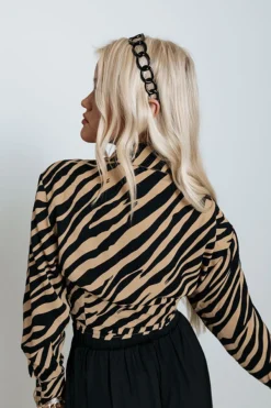 Unseen Beauty Tie Top -Jacket and Coats Shop 2108258222000 2021090914203800 4762a636unseen beauty tie top