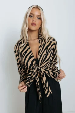 Unseen Beauty Tie Top -Jacket and Coats Shop 2108258222000 2021090914203800 6d7f28a4unseen beauty tie top