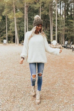 S'mores And Cozy Knit Sweater In Ivory -Jacket and Coats Shop 2109031406000 2021092808311800 01a331acsmores and cozy knit sweater in ivory