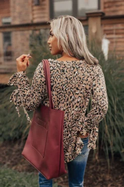 Expert Kindness Leopard Shift Top In Iced Latte 13 Expert Kindness Leopard Shift Top In Iced Latte -Jacket and Coats Shop 2110125018000 2022083012184300 7af29f38expert kindness leopard shift top in iced latte