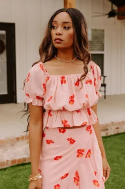 Stealing Hearts Floral Crop Top -Jacket and Coats Shop 2204226223000 2023030710194300 73aa6588stealing hearts floral crop top