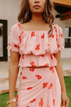 Stealing Hearts Floral Crop Top -Jacket and Coats Shop 2204226223000 2023030710195000 65e1d239stealing hearts floral crop top