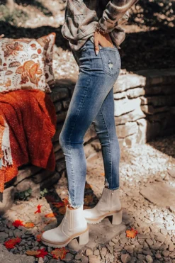 The Salvador High Waist Ankle Skinny -Jacket and Coats Shop 2208236561000 2022090809151000 b39ca895the salvador high waist ankle skinny