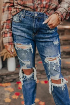 The Casa High Waist Distressed Jean -Jacket and Coats Shop 2208265402000 2022091213315100 b89ef6f4the casa high waist distressed jean