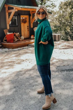 Lodge Getaway Tunic Sweater In Hunter Green Curves -Jacket and Coats Shop 2209029683000 2022100413112900 8c9ec89dlodge getaway tunic sweater in hunter green curves
