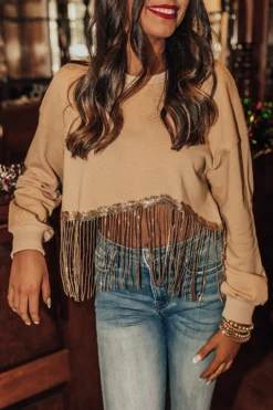Tea Reader Fringe Crop Sweater In Khaki 7 Tea Reader Fringe Crop Sweater In Khaki -Jacket and Coats Shop 2210182583000 2022110410471200 b55470c1tea reader fringe crop sweater in khaki