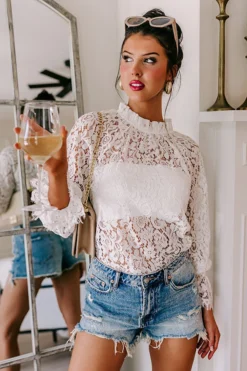 Lovestruck Babe Lace Top In Ivory