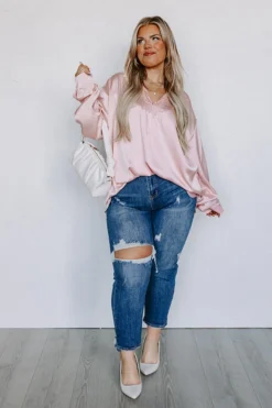 Reaching Out To You Shift Top In Pink Curves -Jacket and Coats Shop 2212294683000 2023011608370300 670285d3glam express sample 64 curves