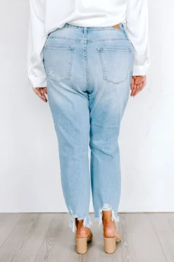 The Kimora Midrise Distressed Jean Curves -Jacket and Coats Shop 2303291966000 2023041114212800 f40fe1cathe kimora midrise distressed jean curves